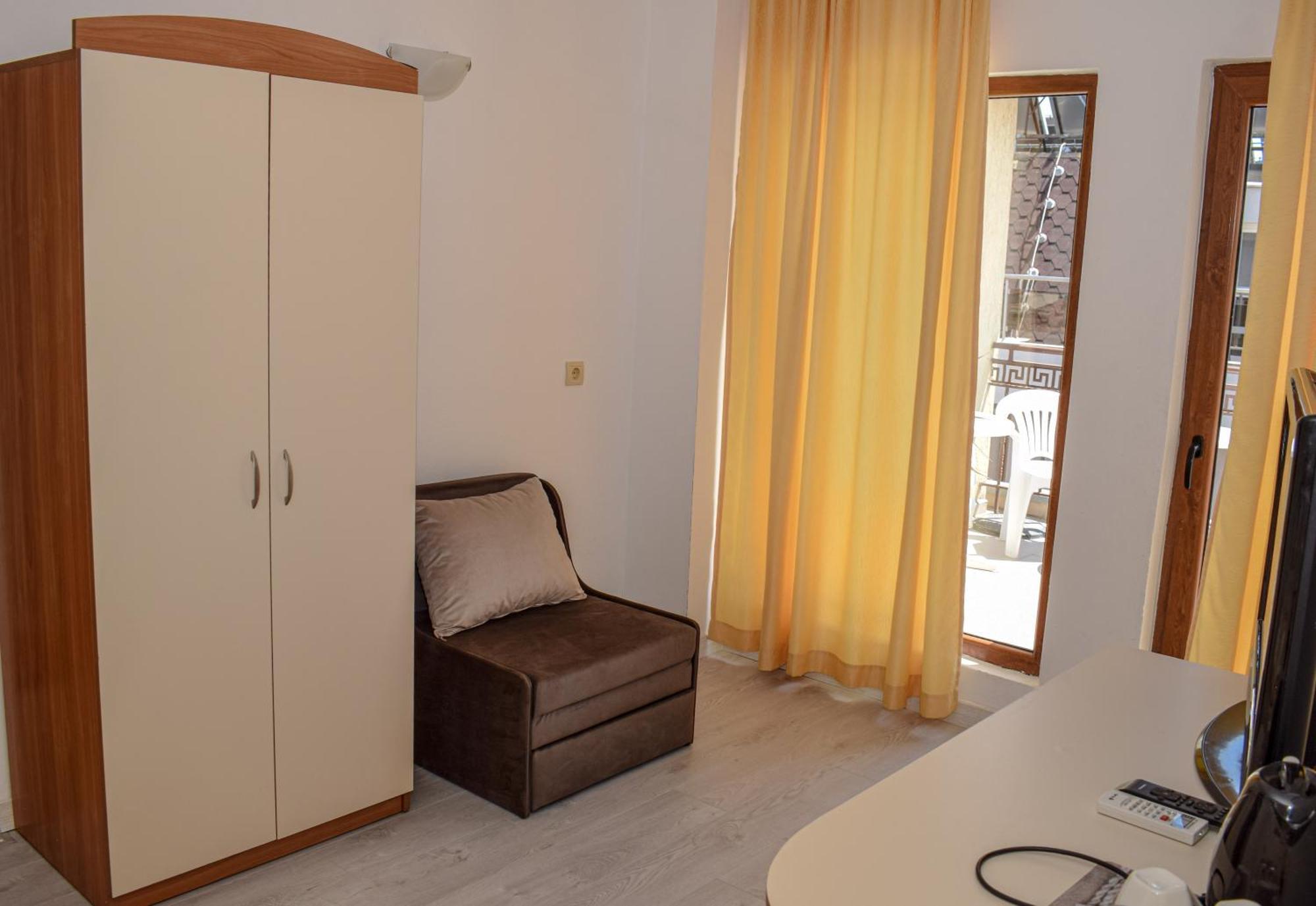 Family Hotel Friends Πριμόρσκο Εξωτερικό φωτογραφία